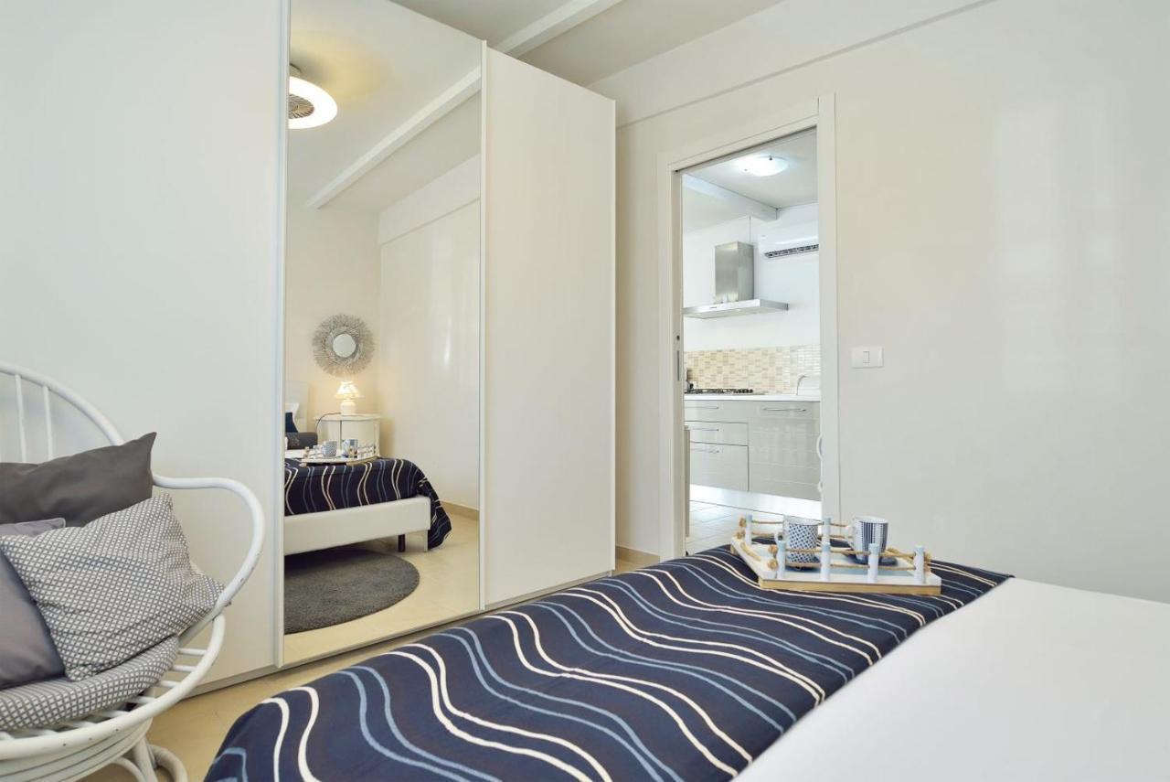 Apartamento CASA SULLA SPIAGGIA con ACCESSO E SPIAGGIA PRIVATA Santa Maria Del Focallo Exterior foto