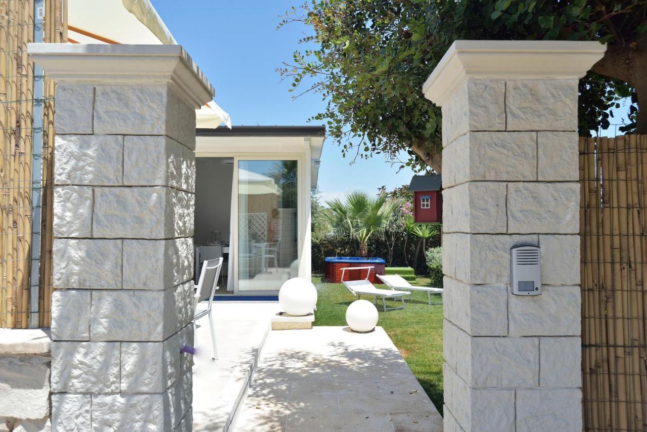Apartamento CASA SULLA SPIAGGIA con ACCESSO E SPIAGGIA PRIVATA Santa Maria Del Focallo Exterior foto