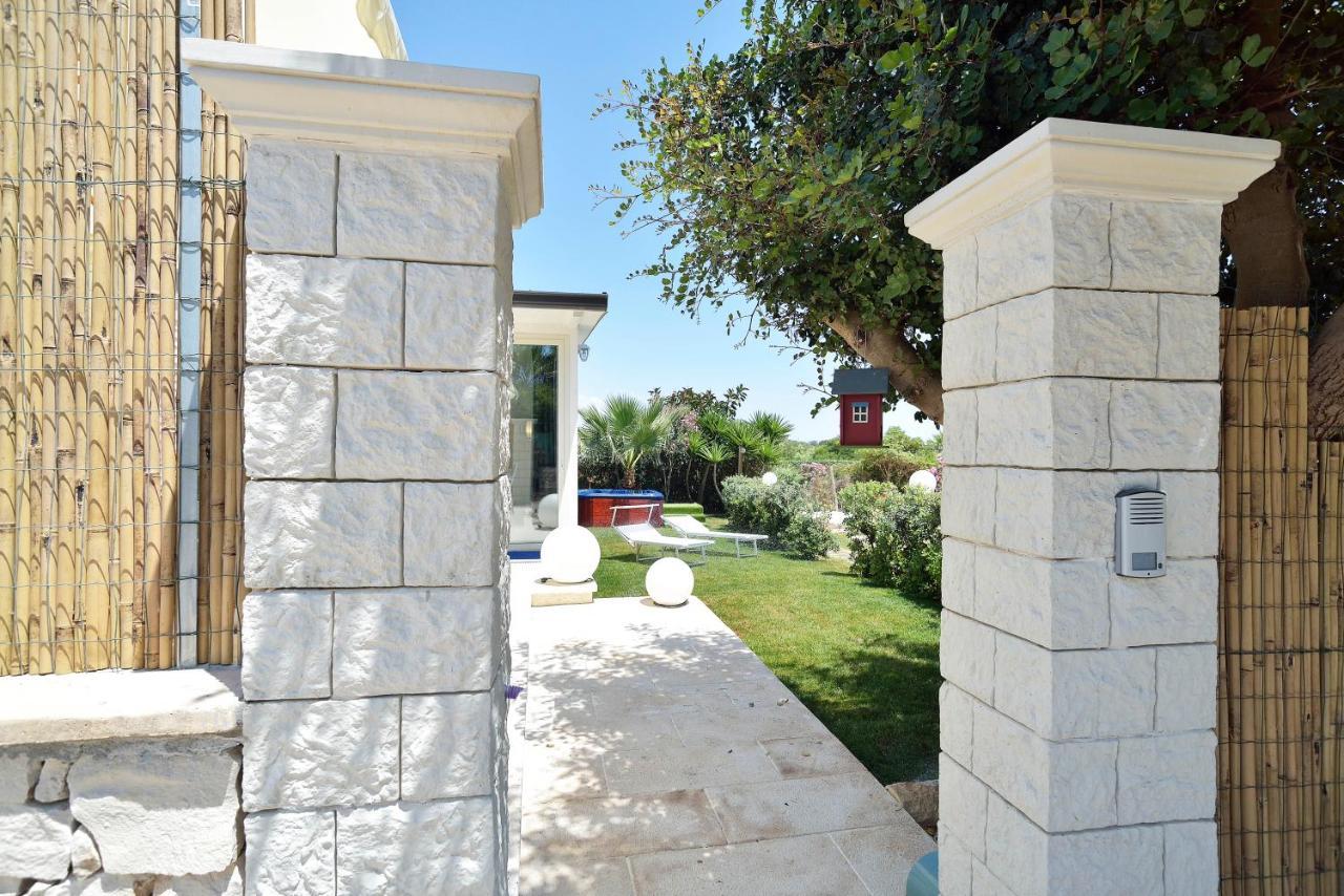 Apartamento CASA SULLA SPIAGGIA con ACCESSO E SPIAGGIA PRIVATA Santa Maria Del Focallo Exterior foto
