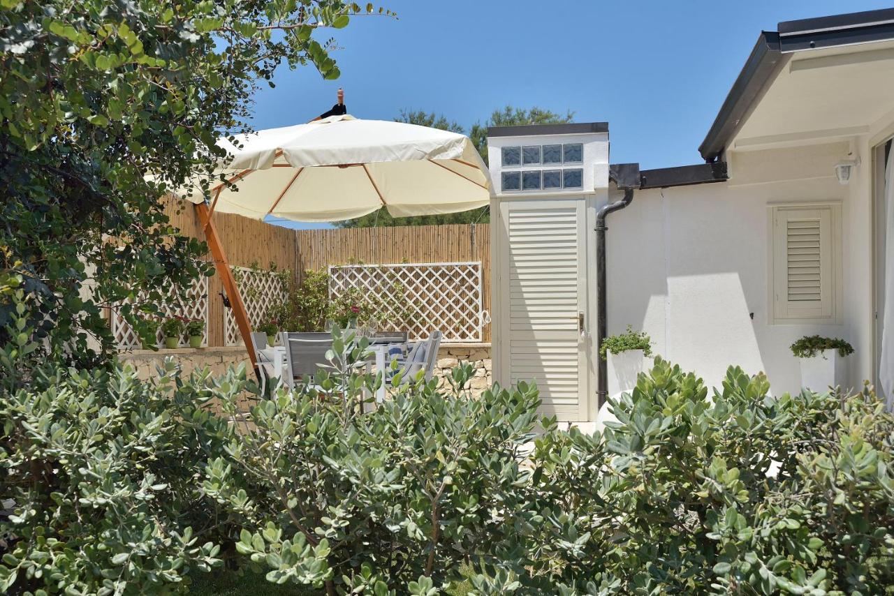 Apartamento CASA SULLA SPIAGGIA con ACCESSO E SPIAGGIA PRIVATA Santa Maria Del Focallo Exterior foto