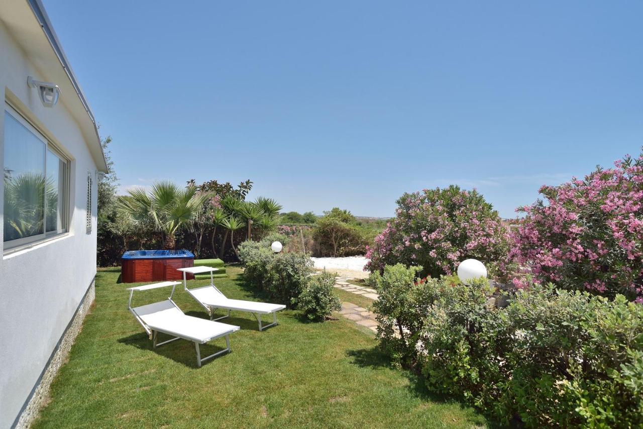 Apartamento CASA SULLA SPIAGGIA con ACCESSO E SPIAGGIA PRIVATA Santa Maria Del Focallo Exterior foto