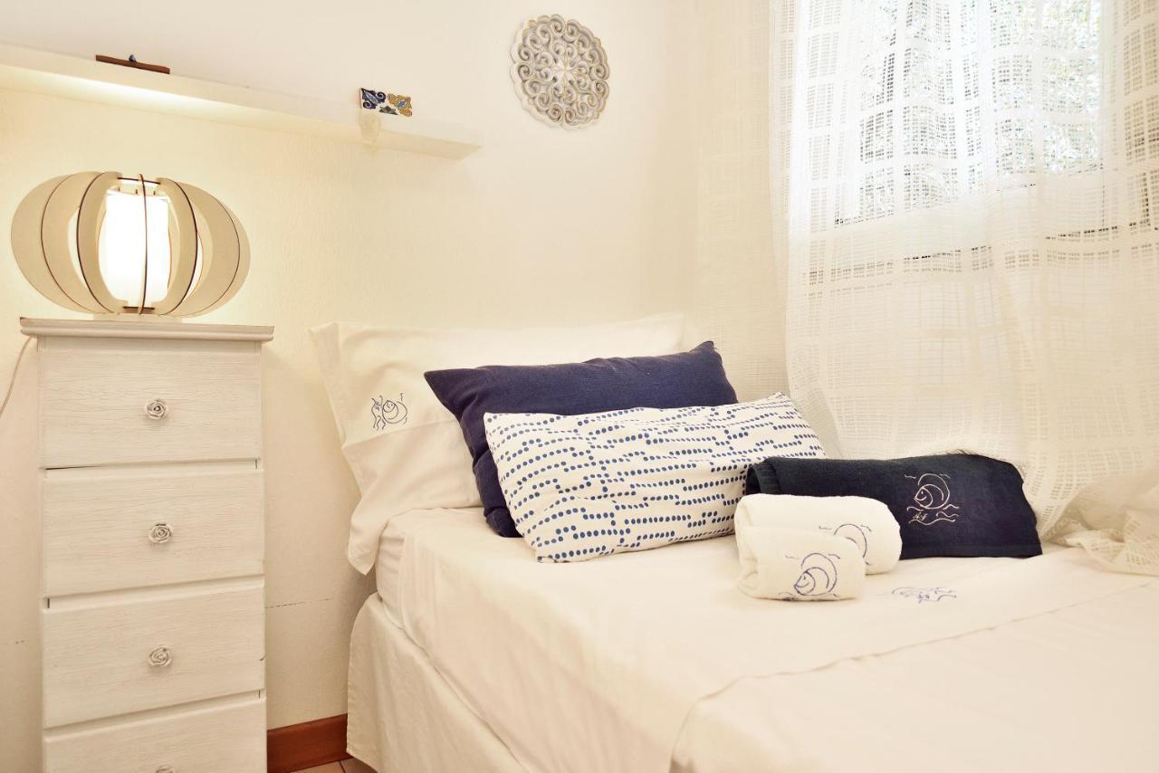 Apartamento CASA SULLA SPIAGGIA con ACCESSO E SPIAGGIA PRIVATA Santa Maria Del Focallo Exterior foto