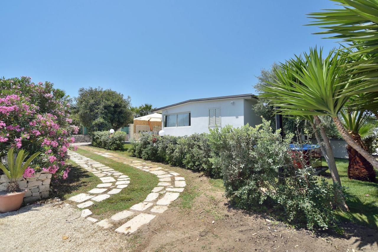 Apartamento CASA SULLA SPIAGGIA con ACCESSO E SPIAGGIA PRIVATA Santa Maria Del Focallo Exterior foto