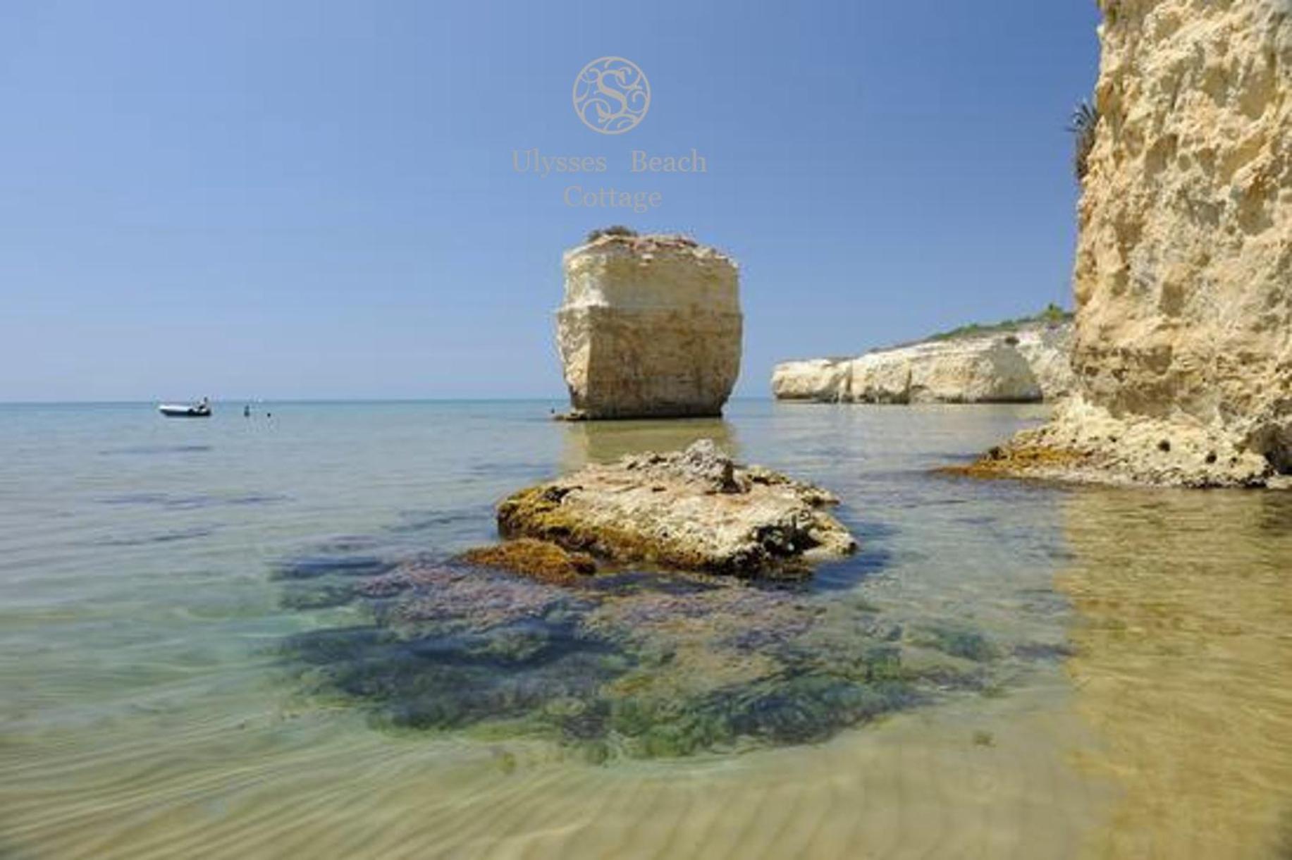 Apartamento CASA SULLA SPIAGGIA con ACCESSO E SPIAGGIA PRIVATA Santa Maria Del Focallo Exterior foto