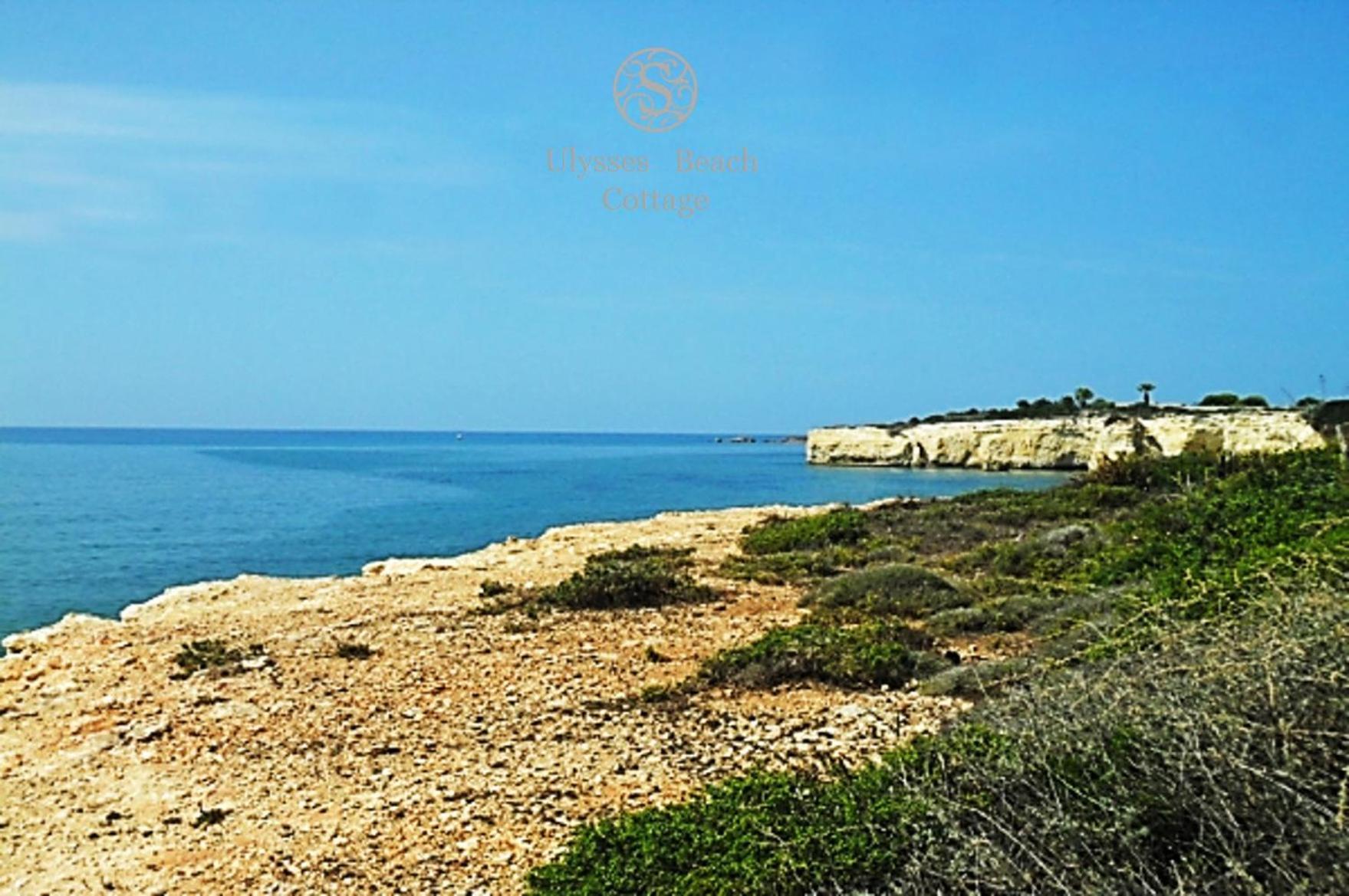 Apartamento CASA SULLA SPIAGGIA con ACCESSO E SPIAGGIA PRIVATA Santa Maria Del Focallo Exterior foto
